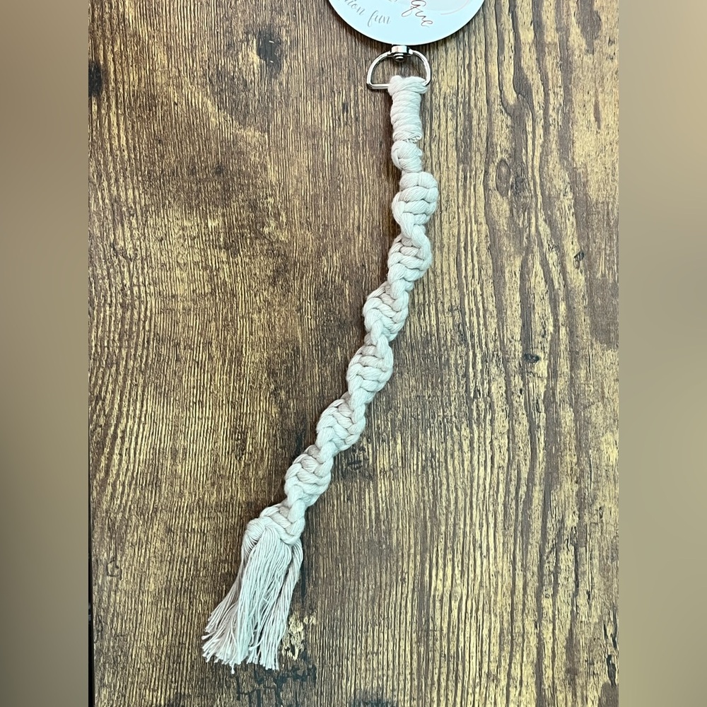 Handmade macrame keychain tan
